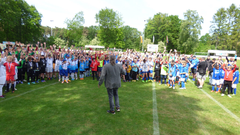2023-05-VfB-Lingen-Siegerehr.jubeln879-1024x577.jpg